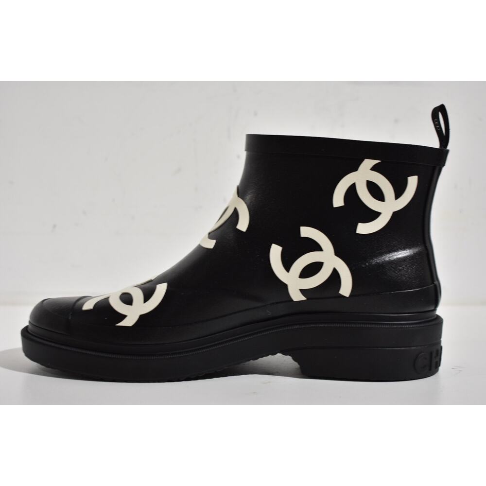 Chanel 23A Black White All Over Logo Rubber CC Low Top Short Ankle Rain Boots 41 - Picture 8 of 11